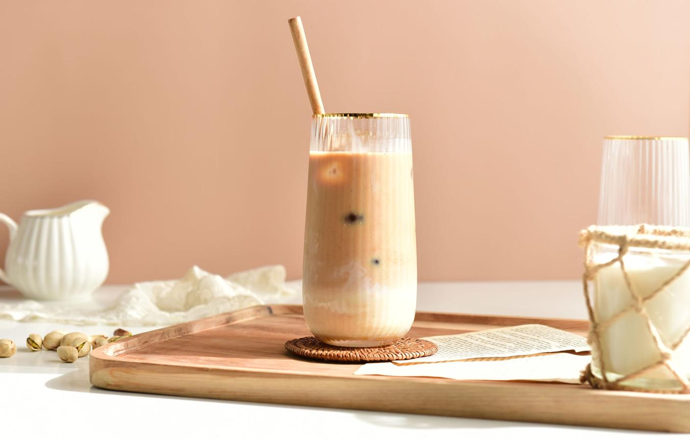 Why Ribbed Glass Cups Are Everywhere Right Now