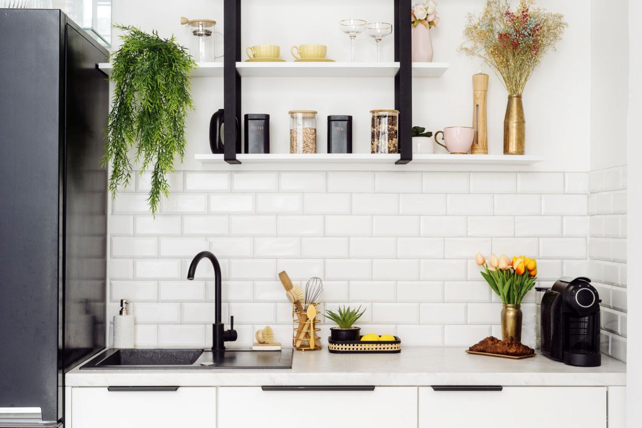 🌿 Why Minimal Kitchens Feel More Emotionally Expensive