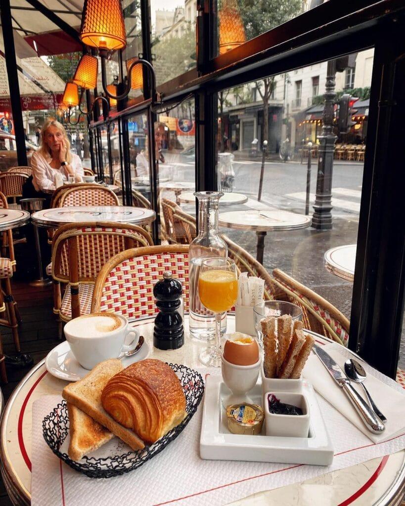 🌿 How to Bring European Café Charm Into Your Home