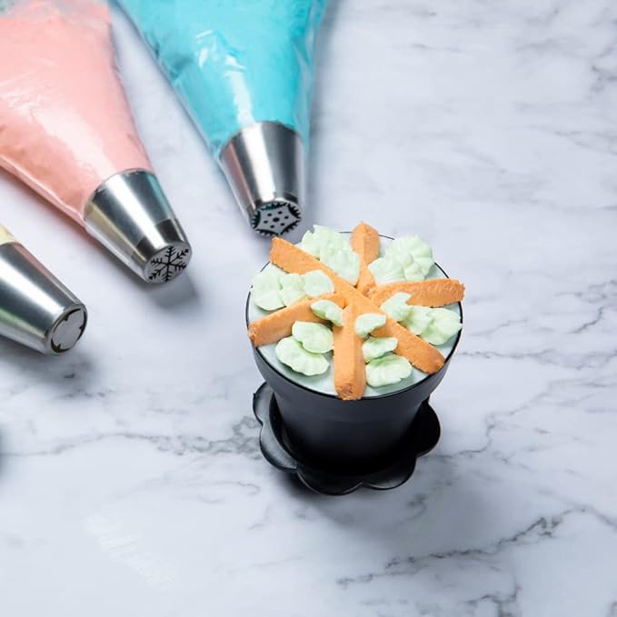 Restaurantware-Russian Piping Tip, 1 Petal Cake Decor Piping Tip - #37, Corrosion-Resistant, Stainless Steel Decorating Tip For Frosting, Dishwashable, Decorate Cupcakes, Cakes, or Cookies