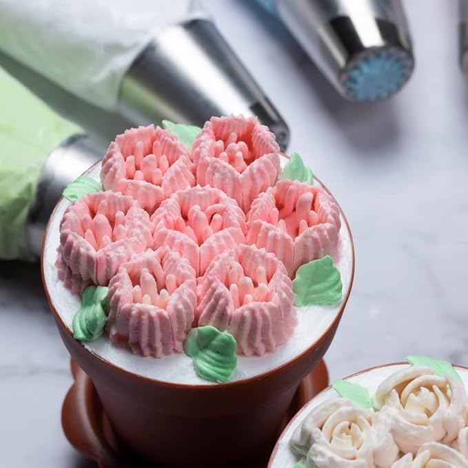 Restaurantware-Russian Piping Tip, 1 Tulip Cake Decor Piping Tip - #52, Corrosion-Resistant, Stainless Steel Decorating Tip For Frosting, Dishwashable, Decorate Cupcakes, Cakes, or Cookies