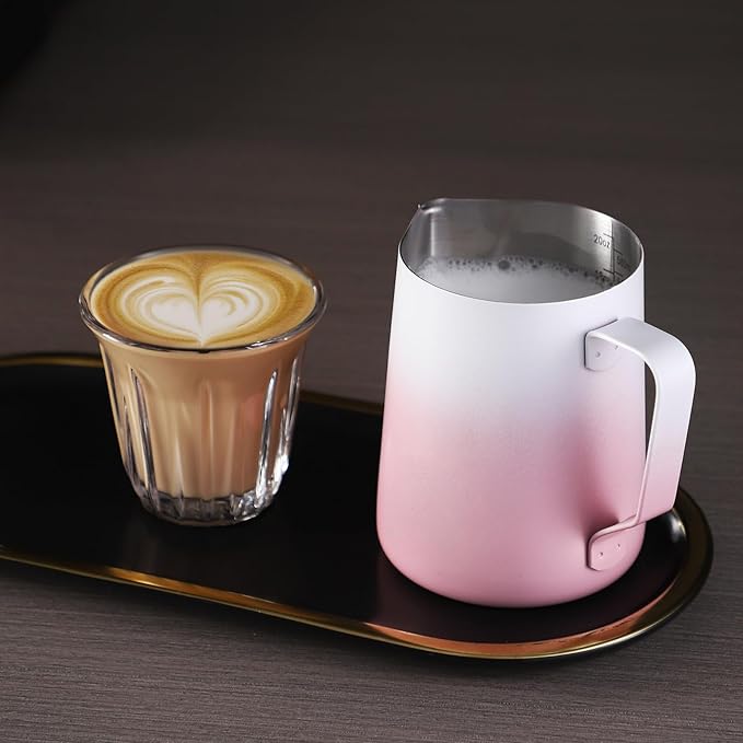600ml Pink Milk Frothing Pitcher – Stainless Steel Latte Art Coffee Cup with Measurement Markings, Espresso Steaming Jug, Food-Grade & Heat-Resistant for Barista & Home Brewing (Pink white-600ml)