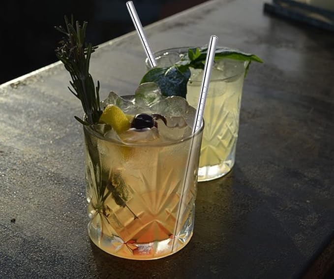 Cocktail Straws Short Stainless Steel Straw 6 Inch, Reusable Metal Small Mini Bar Drinking Straws Set with Cleaner Brush for Cocktails Rock Gin Glass Coffee Mason Jar Tumblers Juice Box, Silver 8 Pcs