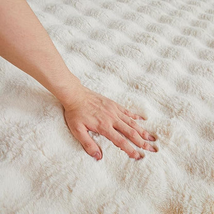 Creamy White Rabbit Plush Rug 2'x3', Fluffy Faux Fur Shaggy Area Rug - Image 5