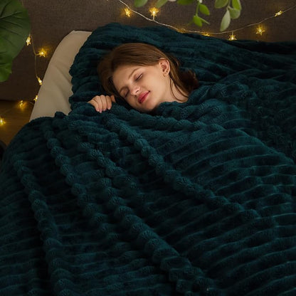NEWCOSPLAY Fleece Ribbed Cozy King Blanket - Image 2