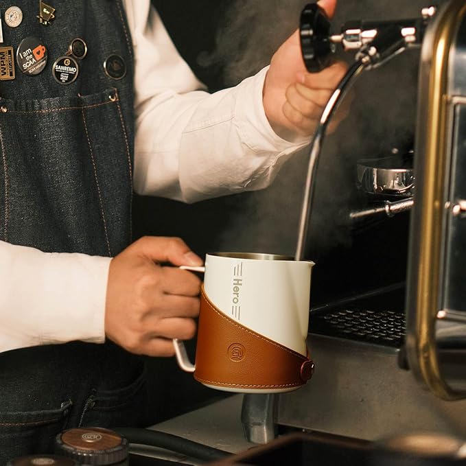 Milk Frothing Pitcher 450ml/16oz 304 Stainless Steel Espresso Steaming Pitcher with PU Leather, Milk Frothing Jug,milk frother cup,Milk Jug Cup,Premium Barista Tools,Latte Art (Bright 20oz)