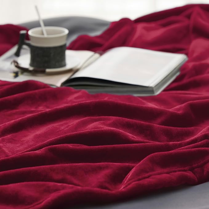Bedsure GentleSoft Fleece Blanket Twin Size Red - Image 4