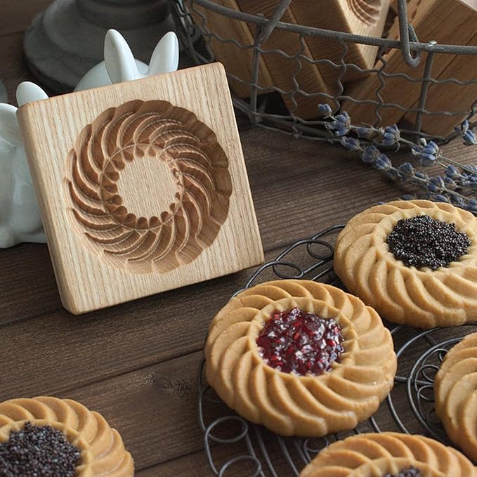 Wooden Cookie Biscuit Mold, 3D Baking Mold, Embossing Craft Decorating Baking Tool, Suitable for Halloween Thanksgiving Christmas Kitchen DIY (Shape A 10 * 10 * 2)