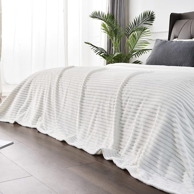 BEDELITE Ribbed Jacquard Off White Blankets Queen Size by BEDELITE