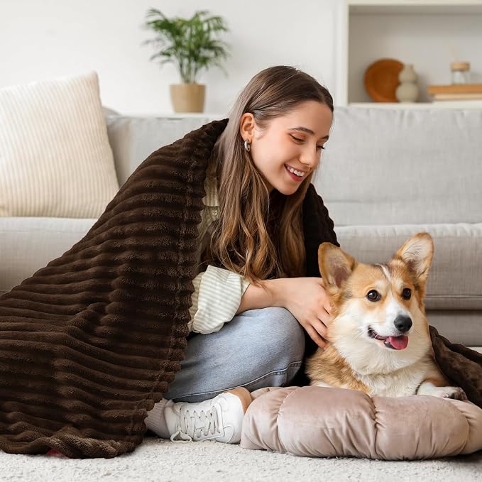 BEDELITE Ribbed Jacquard Dark Brown Fleece Twin Blanket - Image 7