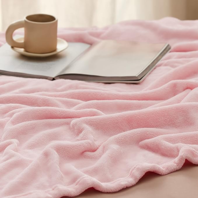 Bedsure GentleSoft Fleece Blanket Twin Size Pink - Image 4