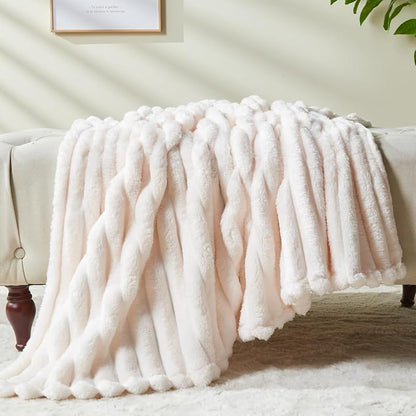 NEWCOSPLAY Fleece Ribbed Cozy King Blanket - Image 8