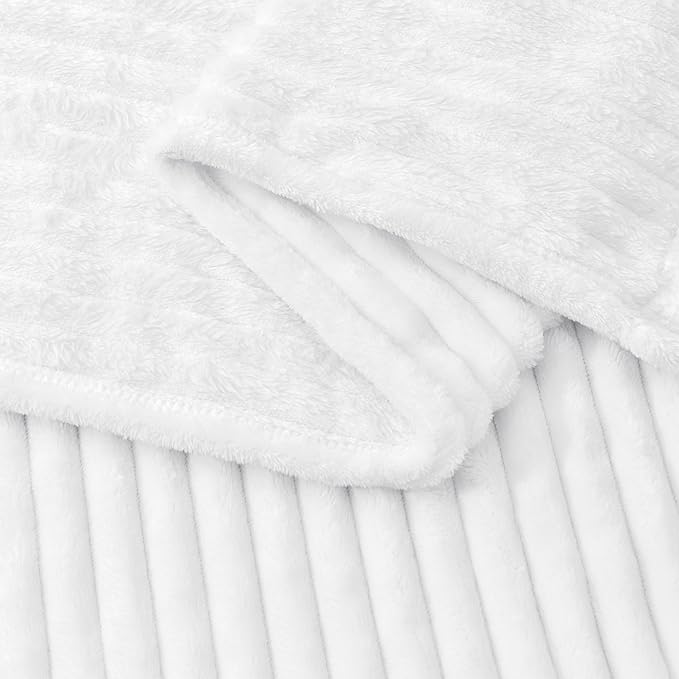 BEDELITE Ribbed Jacquard White Fleece Throw Blanket - Image 4