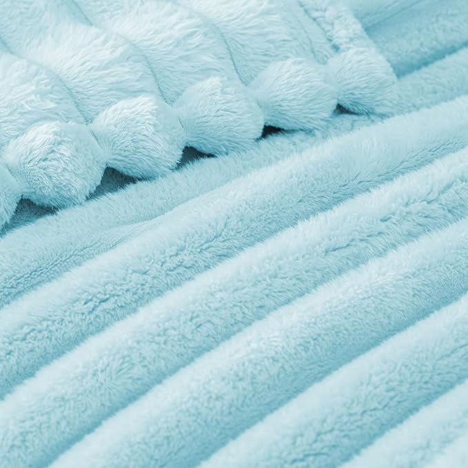 Exclusivo Mezcla Striped Fleece Throw Blanket - Image 4