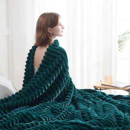 NEWCOSPLAY Fleece Ribbed Cozy King Blanket - Image 3