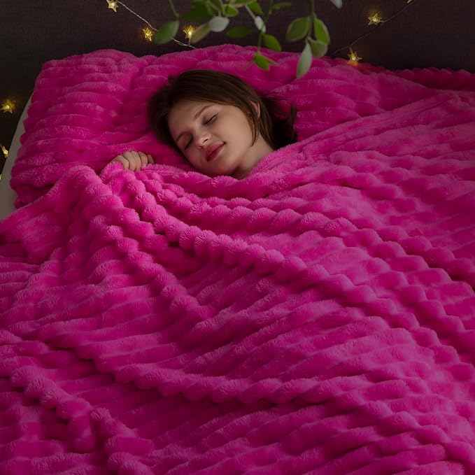NEWCOSPLAY Fleece Ribbed Cozy King Blanket - Image 2