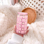 SANDJEST Checkerboard Daisies Glass Can, Floral Checker Cup with Lid & Straw, Iced Coffee Aesthetic Cups, Gift for Christmas Birthday Mother Day, Gifts for Women, 16oz
