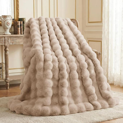 L'AGRATY Faux Rabbit Fur Throw Blanket - Image 2