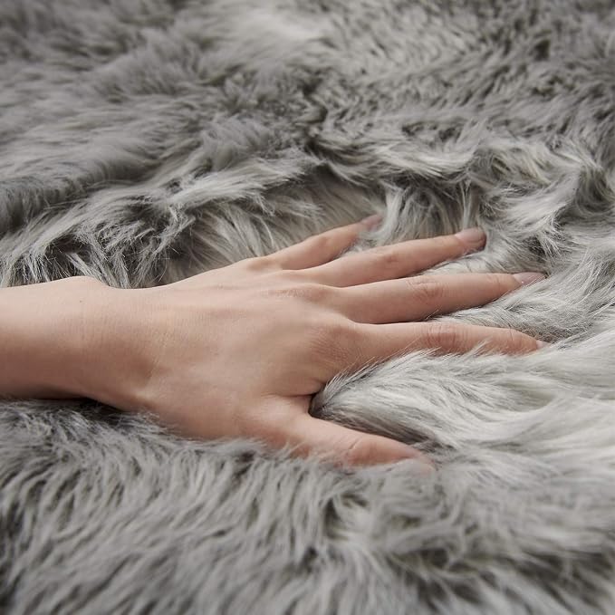 SERISSA 2x4 Fluffy Grey Faux Sheepskin Shaggy Rug - Image 4