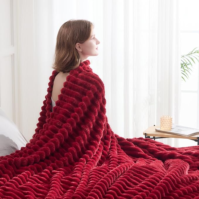 NEWCOSPLAY Fleece Ribbed Cozy Throw Blanket - Image 7