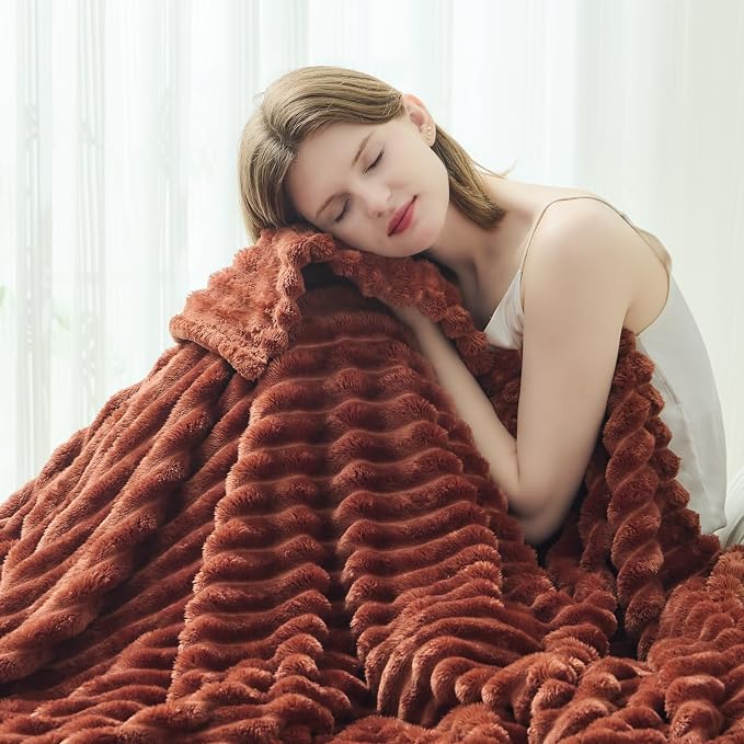 NEWCOSPLAY Fleece Ribbed Cozy Throw Blanket - Image 4