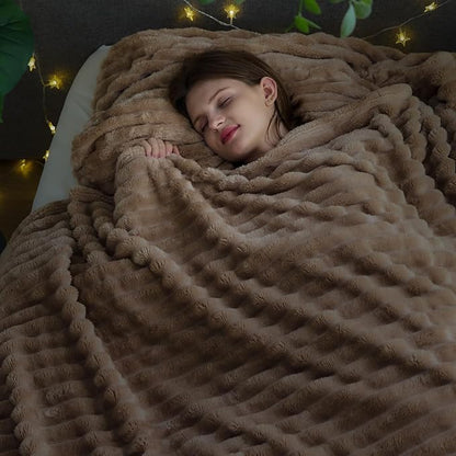 NEWCOSPLAY Fleece Ribbed Cozy Queen Blanket - Image 2