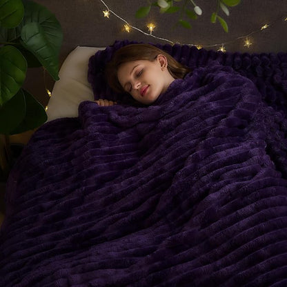 NEWCOSPLAY Fleece Ribbed Cozy Queen Blanket - Image 2
