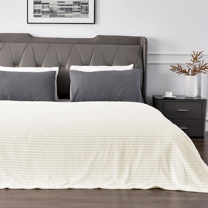 BEDELITE 3D Ribbed Jacquard Cream King Size Blankets - Image 2