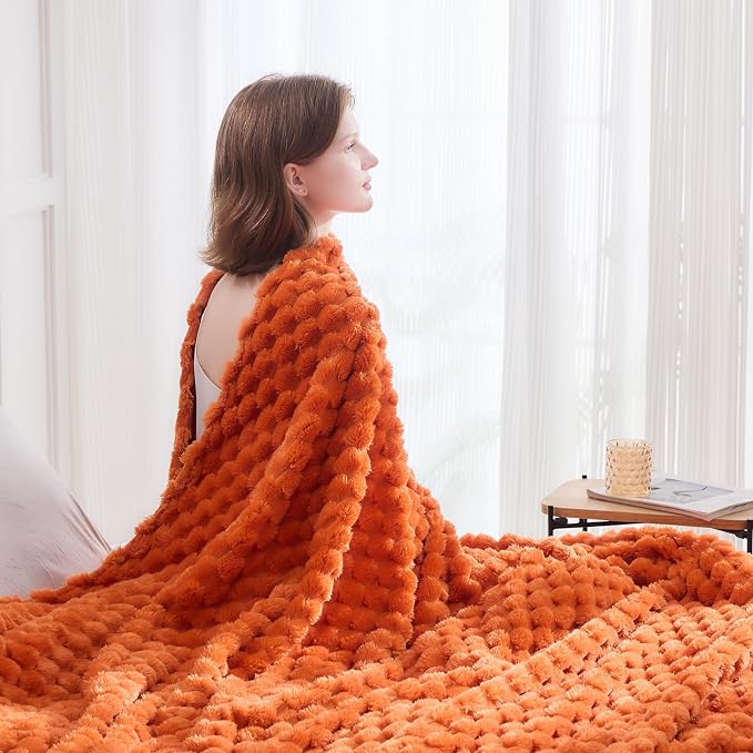 NEWCOSPLAY Fleece Clouds Cozy Queen Blanket - Image 3
