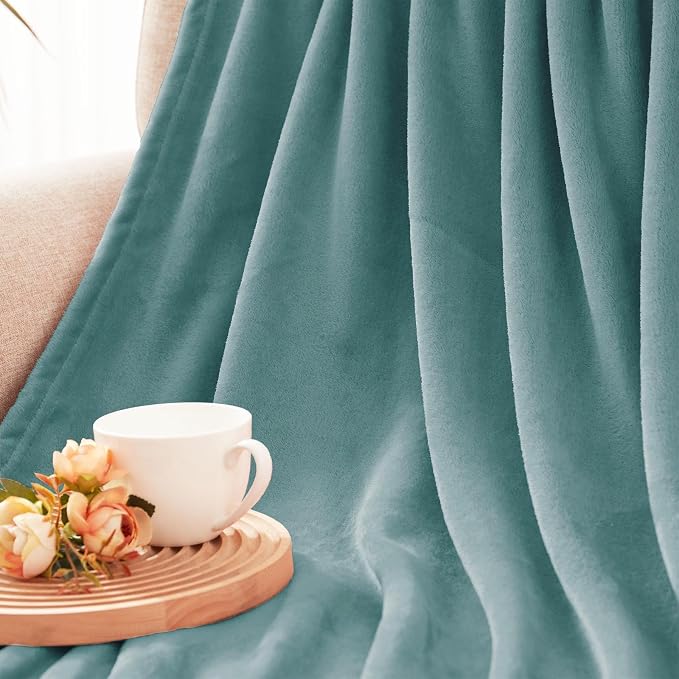 Exclusivo Mezcla Soft Fleece Blanket Queen Size - Image 8