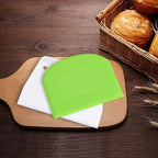 Plastic Cutting Bread Scraper Tool Pastry Knife Dough Knife Bread Bow Knife Bench Knife - 2 Pieces Green and White