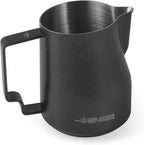 MHW-3BOMBER Milk Frothing Pitcher 450ml/15.2oz Milk Frother Cup Espresso Steaming Pitcher Stainless Steel Milk Frother Cup Barista Latte Art Round Spout Milk Jug P6005MB-OS