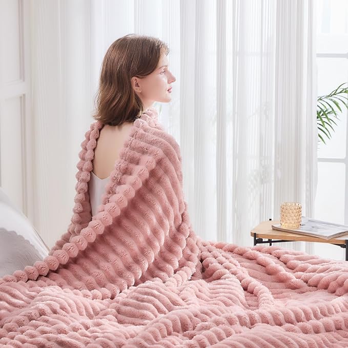 NEWCOSPLAY Fleece Ribbed Cozy Throw Blanket - Image 4