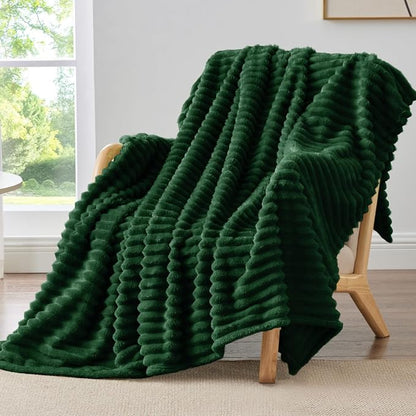 BEDELITE Ribbed Twin Blanket for Couch & Bed, Forest Green, Warm Yet Lightweight by BEDELITE