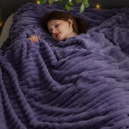 NEWCOSPLAY Fleece Ribbed Cozy Queen Blanket - Image 2