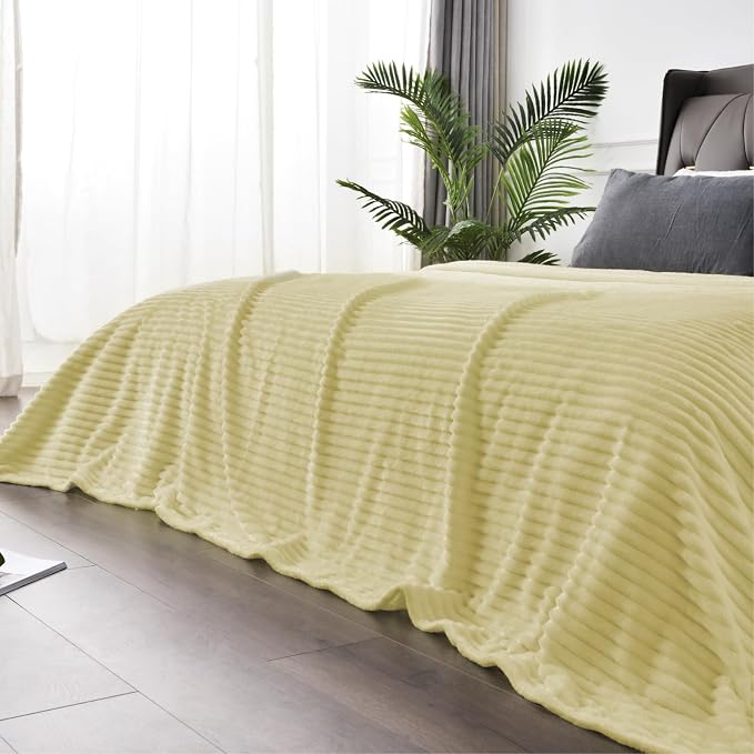 BEDELITE Transparent Yellow Fleece Throw Blanket - Image 5