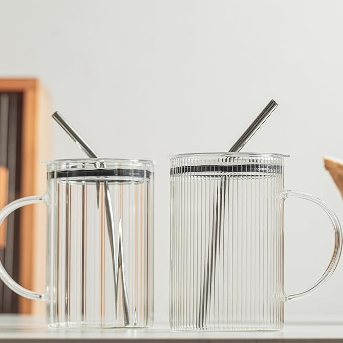 KEMORELA 2 Pack Fine-Ribbed Glass Tumblers with Handle and Lid – 1000ml / 34oz Iced Coffee Cups with Reusable Straws – Large Clear Glass Mugs for Smoothies, Juice & Daily Drinks (2 Pack-Ribbed-Fine)