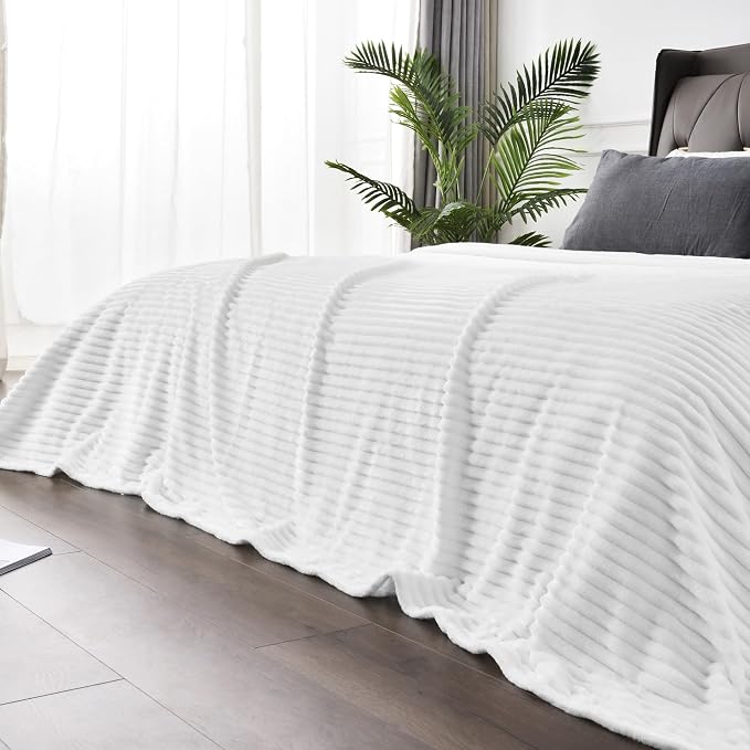 BEDELITE 3D Ribbed Jacquard White King Size Blankets by BEDELITE