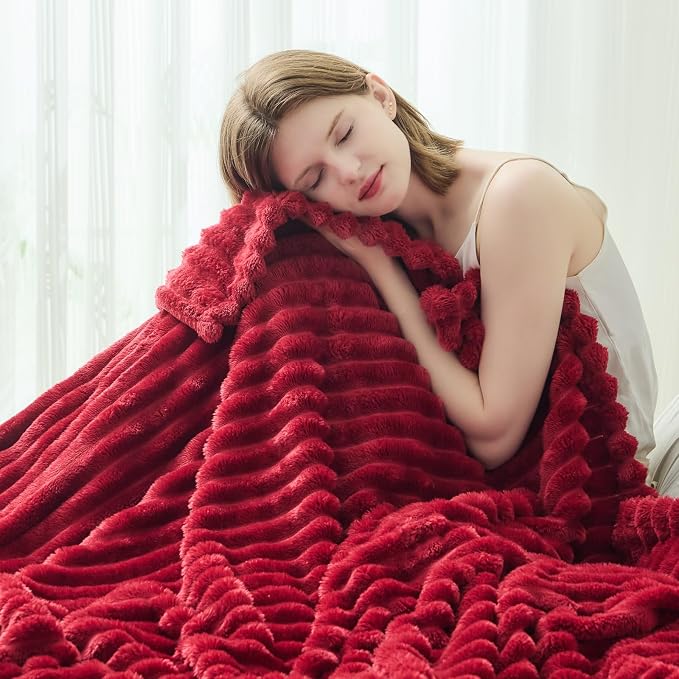 NEWCOSPLAY Fleece Ribbed Cozy Queen Blanket - Image 7