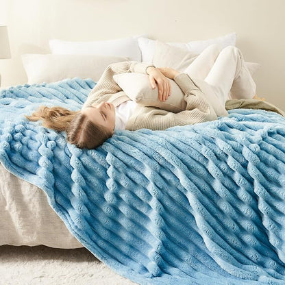 NEWCOSPLAY Fleece Ribbed Cozy Throw Blanket - Image 4