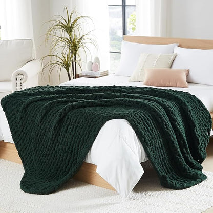 L'AGRATY Chunky Knit Throw Blanket by LAGRATY