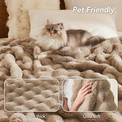 L'AGRATY Faux Rabbit Fur Throw Blanket - Image 7