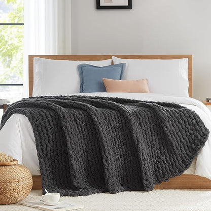 L'AGRATY Chunky Knit Throw Blanket by LAGRATY