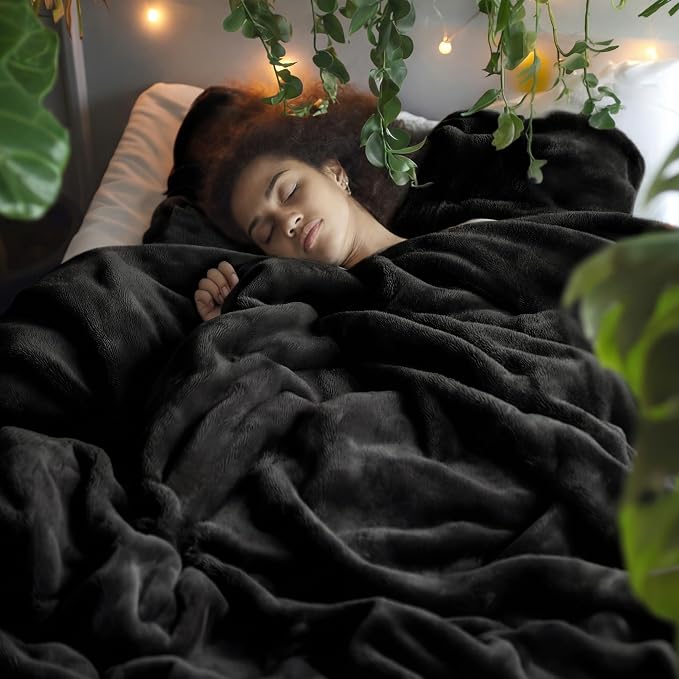 Bedsure GentleSoft Fleece Halloween Blankets King Size Black - Image 2