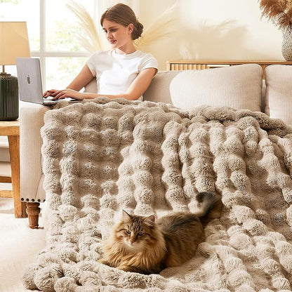 L'AGRATY Faux Rabbit Fur Throw Blanket by LAGRATY
