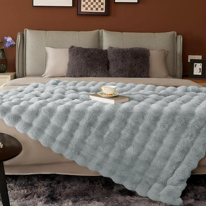 Luxury 1000GSM Faux Rabbit Fur Throw Blanket, Super Heavy Warm Cozy Grey - Image 7