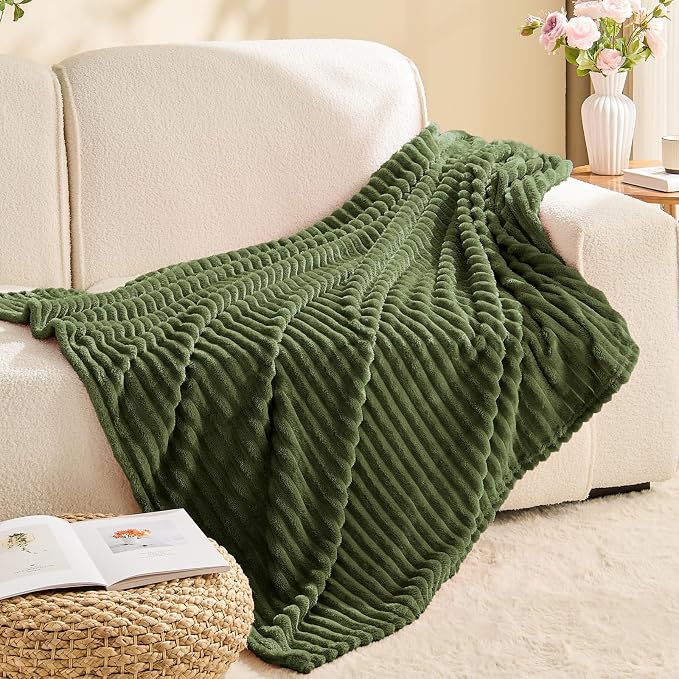 BEDELITE 3D Ribbed Jacquard Moss Fleece Throw Blanket - Image 8
