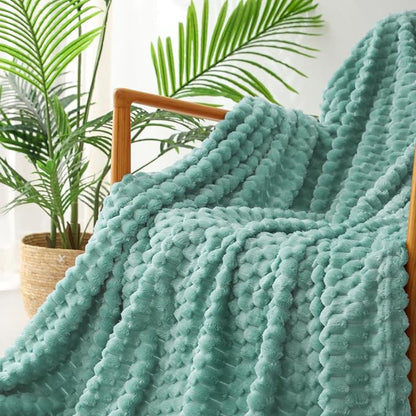 Exclusivo Mezcla Extra Large Soft Fleece Throw Blanket, 50x70 Inches 3D Clouds - Image 4