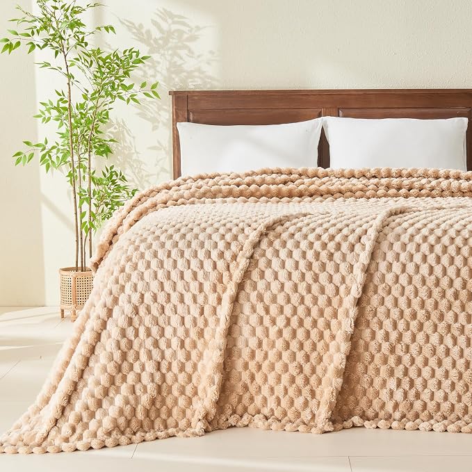 NEWCOSPLAY Fleece Clouds Cozy King Blanket - Image 2