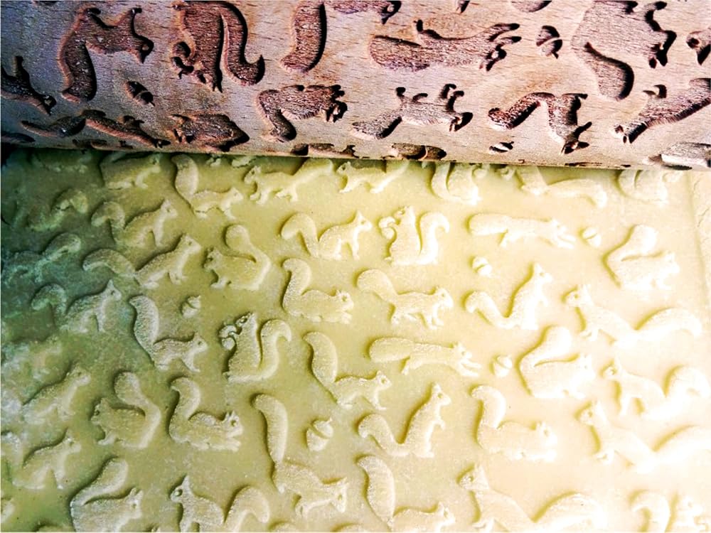 FUNNY SQUIRRELS PATTERN EMBOSSING ROLLING PIN LASER ENGRAVED ROLLING PIN WITH SQUIRRELS for EMBOSSED COOKIES